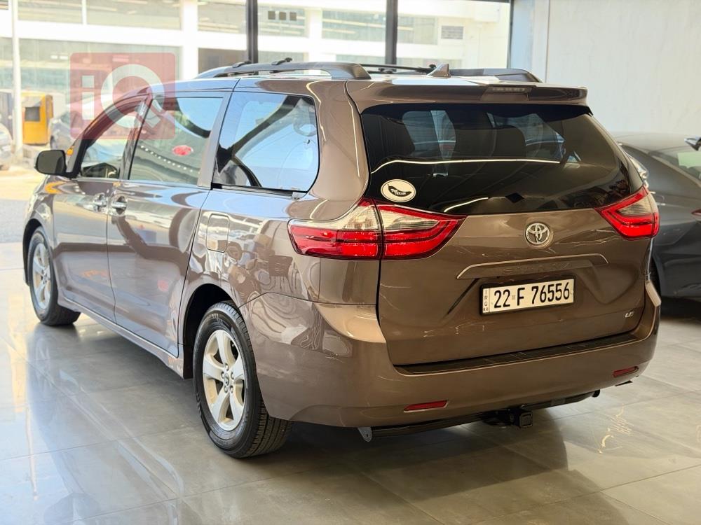 تويوتا سيينا